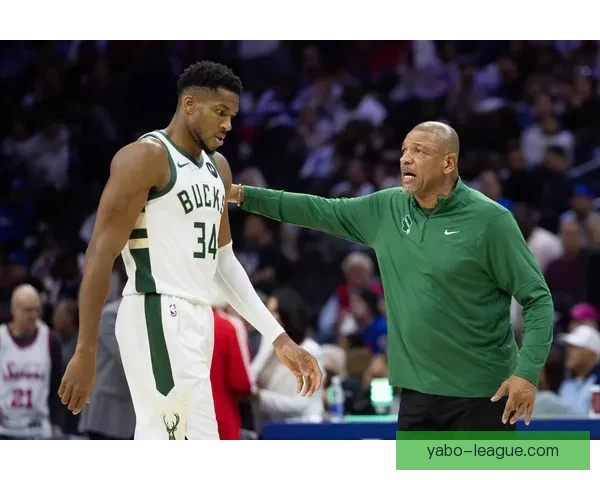 雄鹿主教练里弗斯回应字母哥雪藏事件 强调不应公开讨论此事